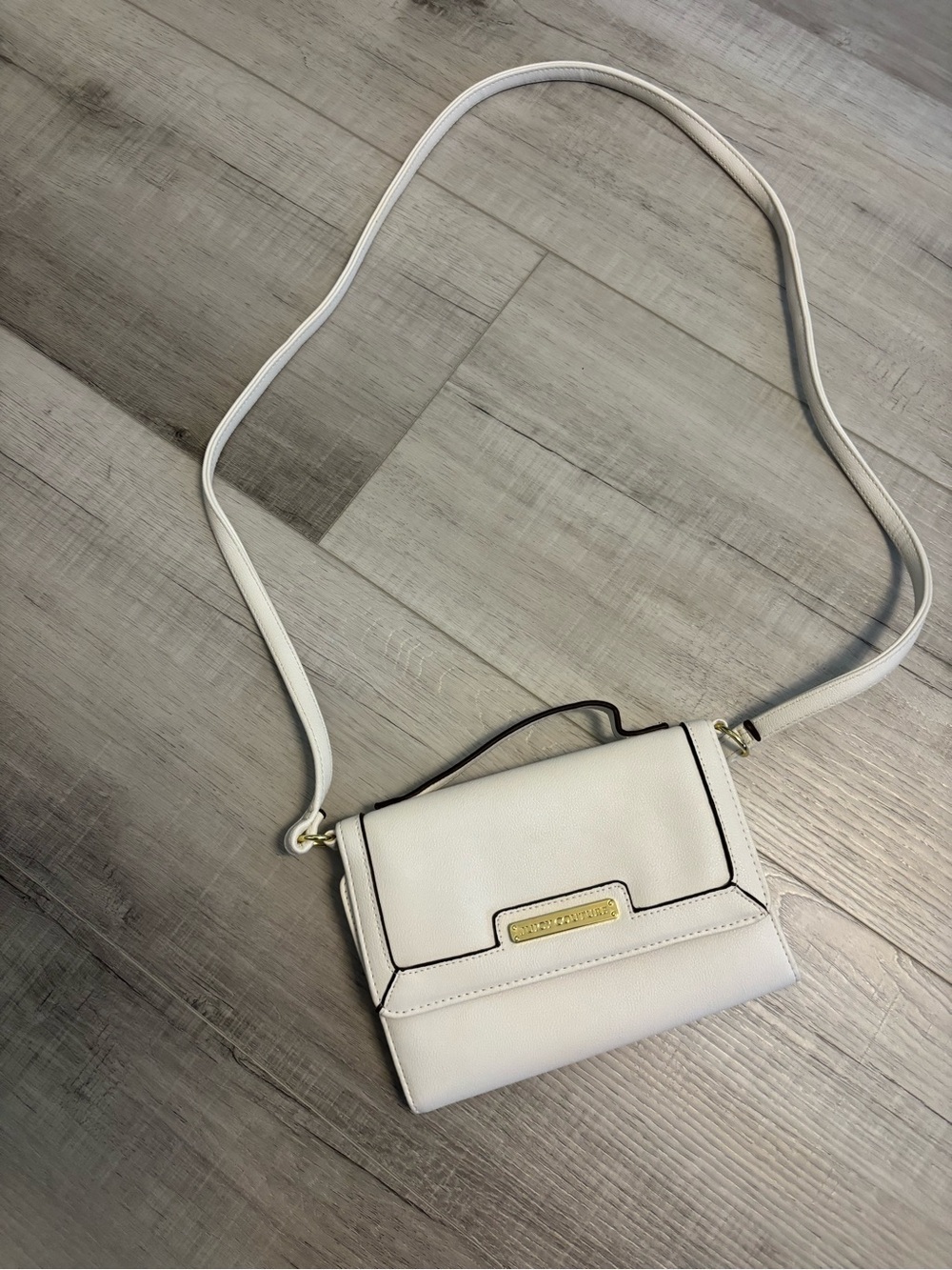 Juicy Couture White Crossbody Wallet Purse Gold Logo Clutch Organizer